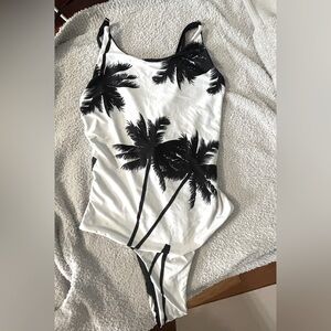 Reversible one-piece swimsuit